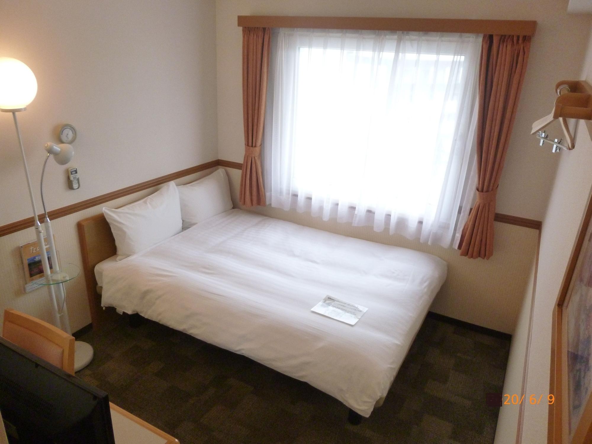 Toyoko Inn Fukuoka Tenjin מראה חיצוני תמונה